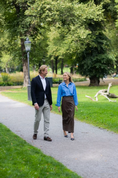Jesper och Anna som rekryterar specialister inom försäljning.