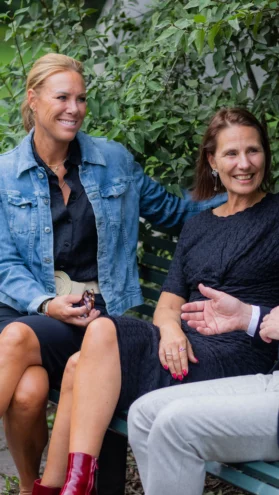 Jesper och Andrea som arbetar med rekrytering inom marknadsföring